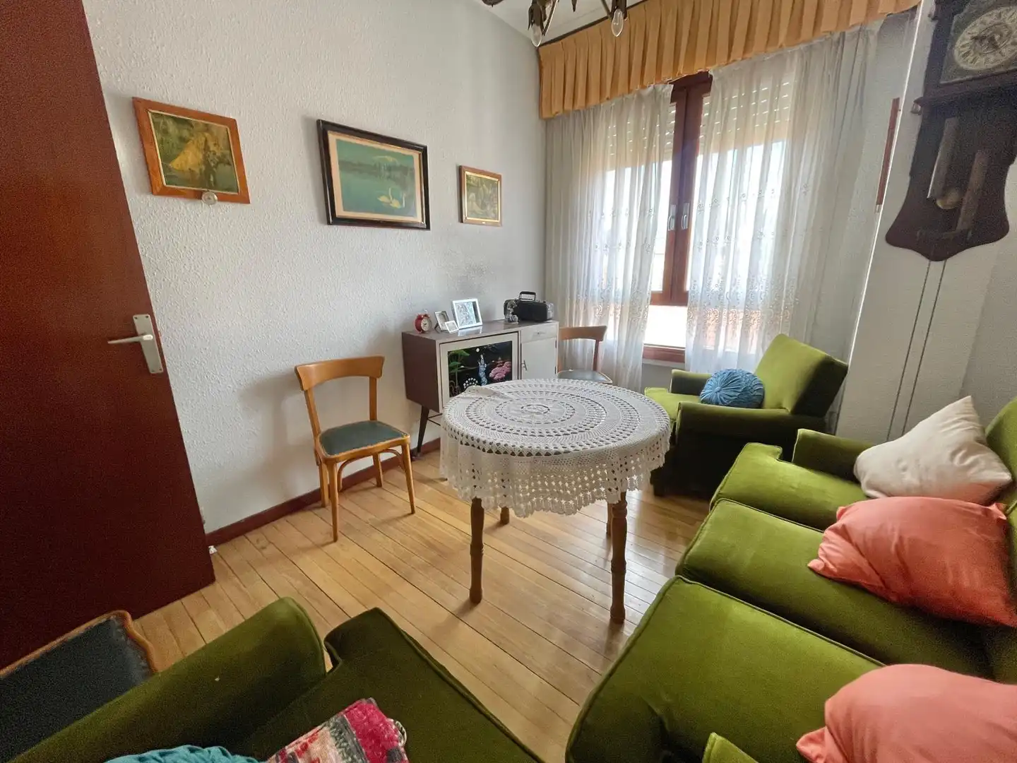Sala d'estar de Pis en venda en Bilbao  amb Calefacció i Balcó