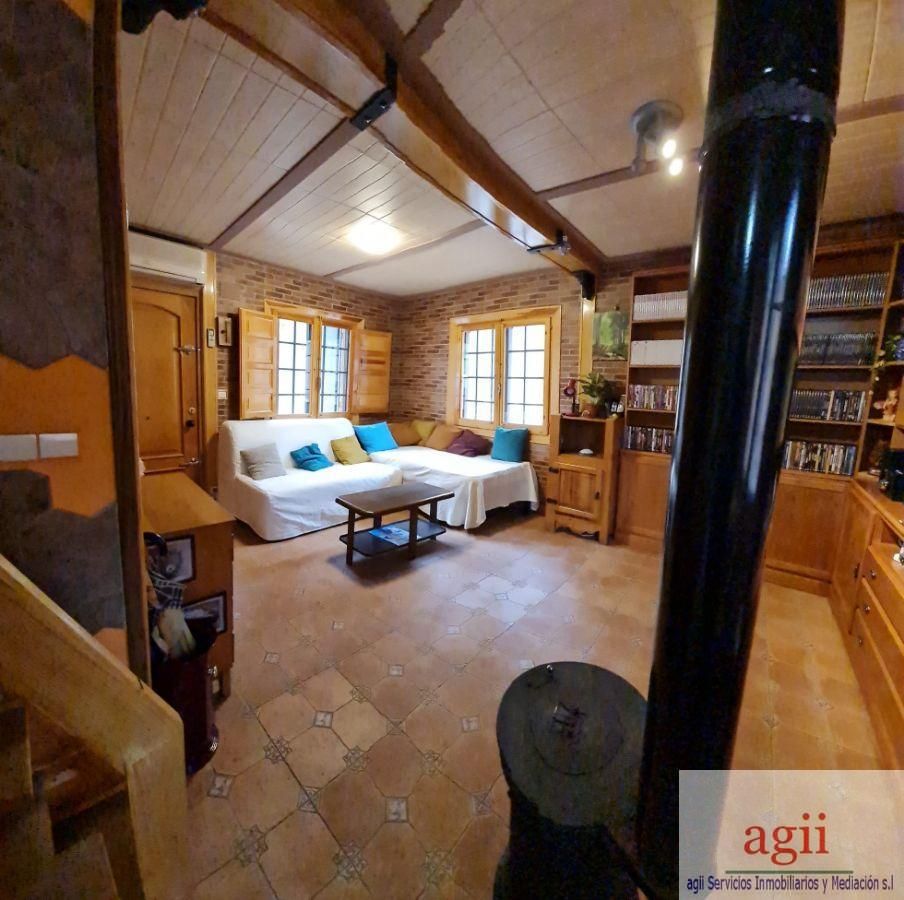 Sala d'estar de Casa o xalet en venda en Trillo amb Aire condicionat, Calefacció i Moblat