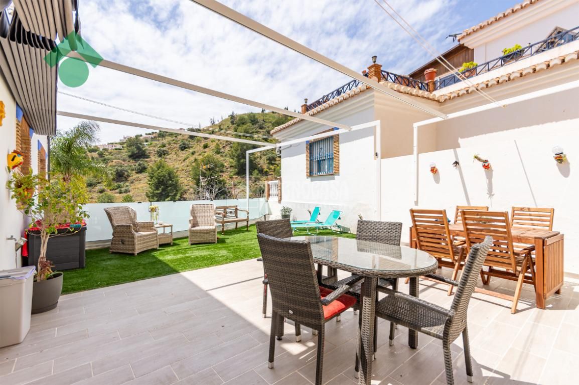Terrace of Single-family semi-detached for sale in Almuñécar