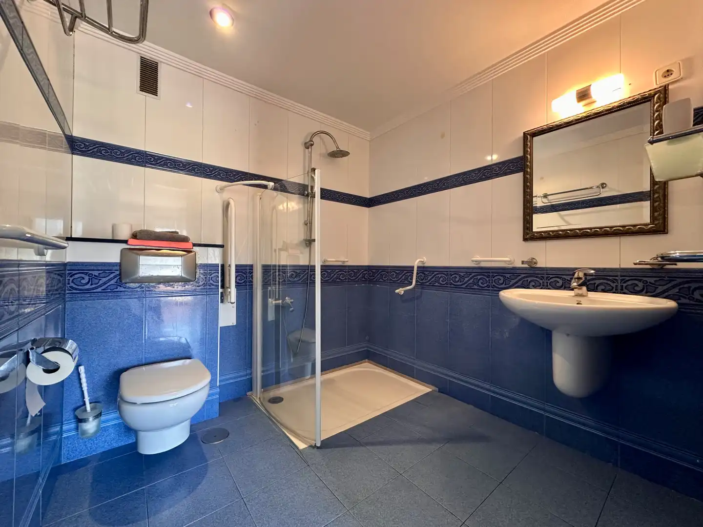 Bathroom of Apartments for sale in Santander  with Heating, Private garden and Terrace