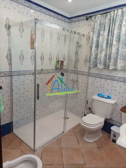 Baño de Casa o chalet en venta en Almonte con Aire acondicionado, Calefacción y Jardín privado