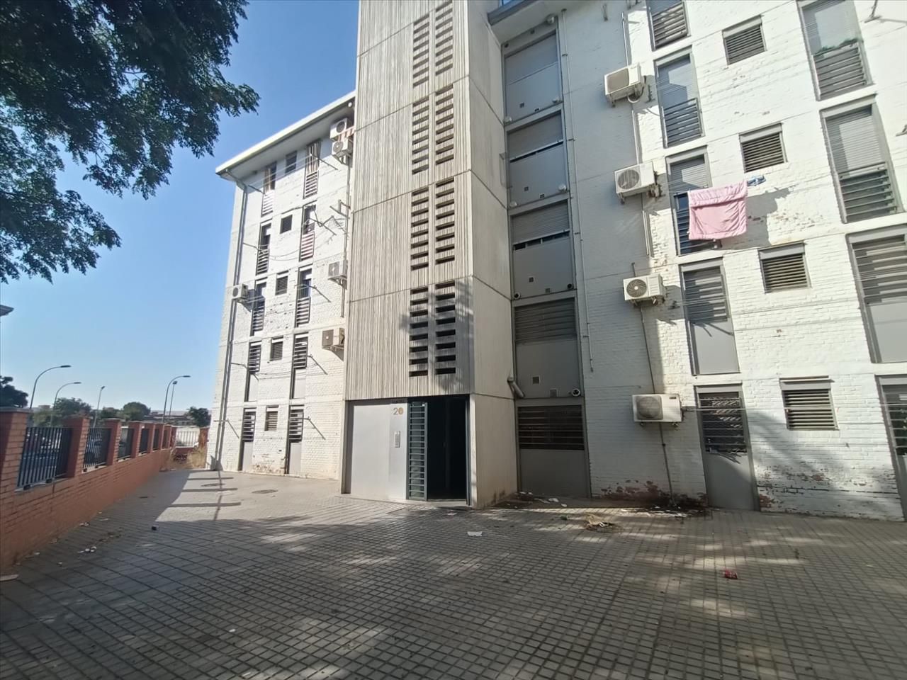 Vista exterior de Piso en venta en  Córdoba Capital