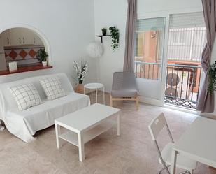 Sala d'estar de Apartament de lloguer en Fuengirola amb Balcó