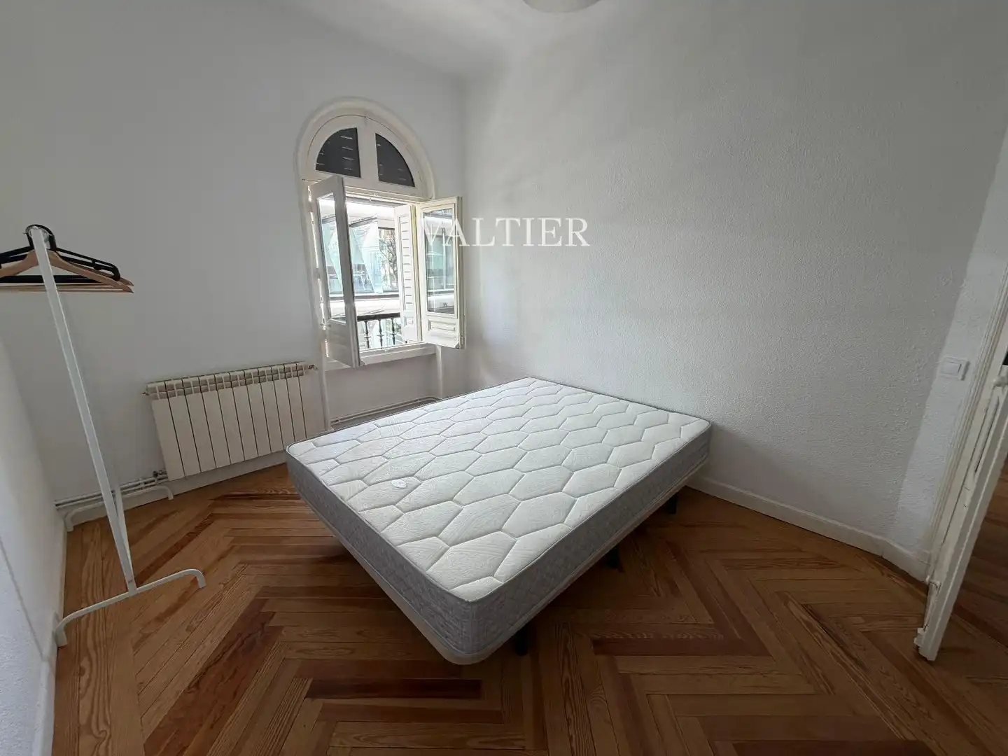 Dormitori de Pis de lloguer en  Madrid Capital amb Calefacció i Moblat