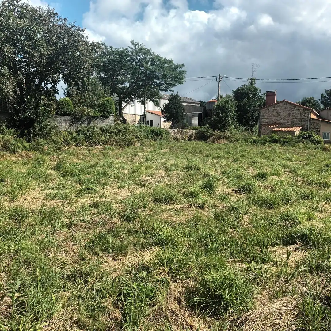 Finca rústica en venta en Santa Comba con Jardín privado