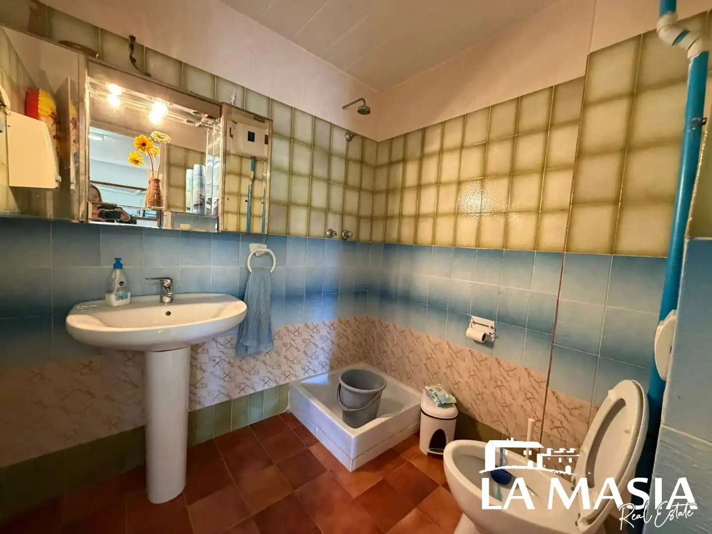 Bathroom of Houses for sale in La Bisbal del Penedès  with Private garden, Terrace and Storage room