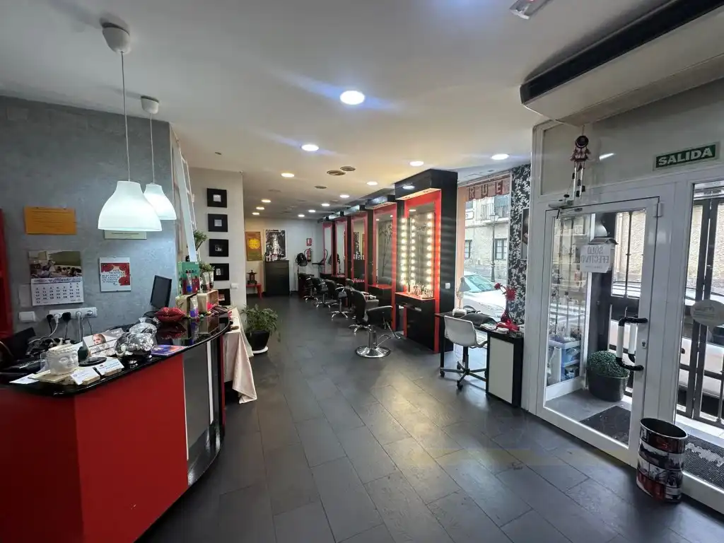 Local comercial de lloguer a Calle Pozas, imagen 2