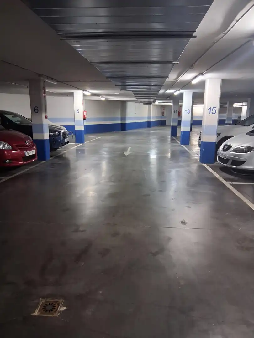 Parking de Apartamento en venta en Albacete con Calefacción, Trastero y Balcón