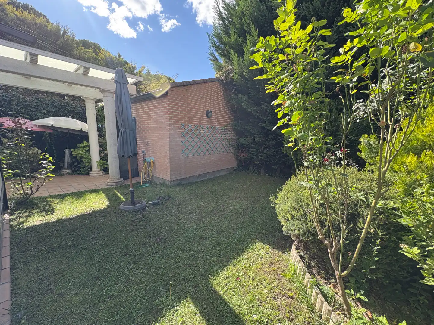 Jardín de Casa adosada en venta en Simancas con Aire acondicionado, Calefacción y Jardín privado