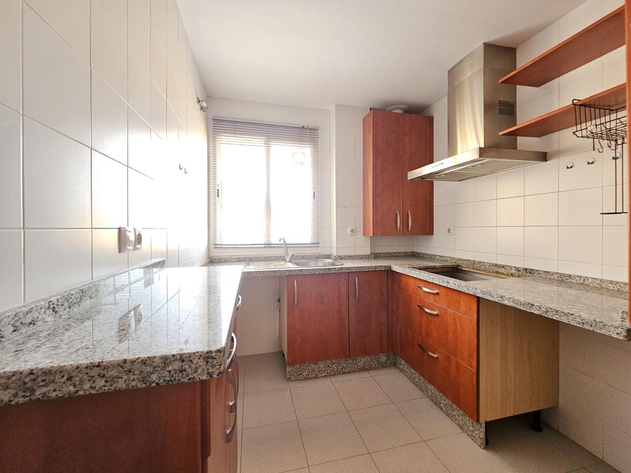 Kitchen of Flat for sale in Alcalá de Guadaira  with Storage room