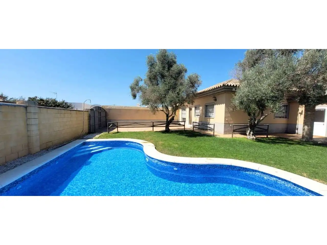 Jardín de Casa o chalet de alquiler en Sanlúcar de Barrameda con Aire acondicionado, Terraza y Trastero