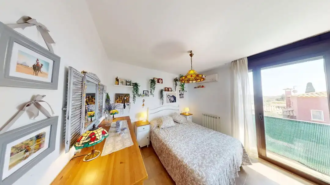 Adossat amb jardí en venda a Vall-llobrega, imagen 17
