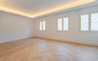 Living room of Flat for sale in  Madrid Capital  with Air Conditioner, Heating and Alarm