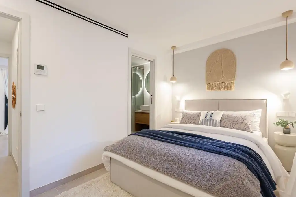 Bedroom of Apartments for sale in Calvià  with Air Conditioner, Terrace and Furnished