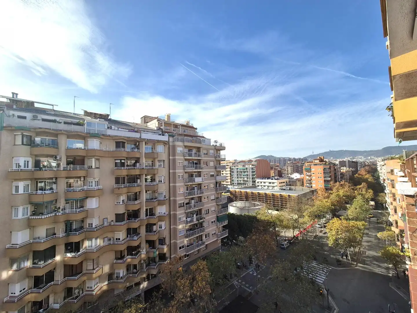 Vista exterior de Piso en venta en Barcelona con Balcón