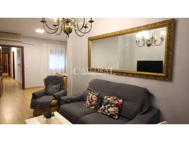 Piso en Venta en Calle Teodosio en San Vicente