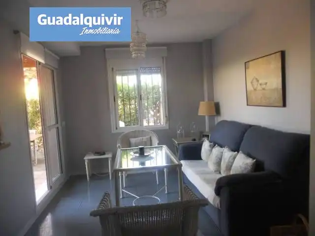 Habitación de Piso de alquiler en Rota con Aire acondicionado, Jardín privado y Terraza