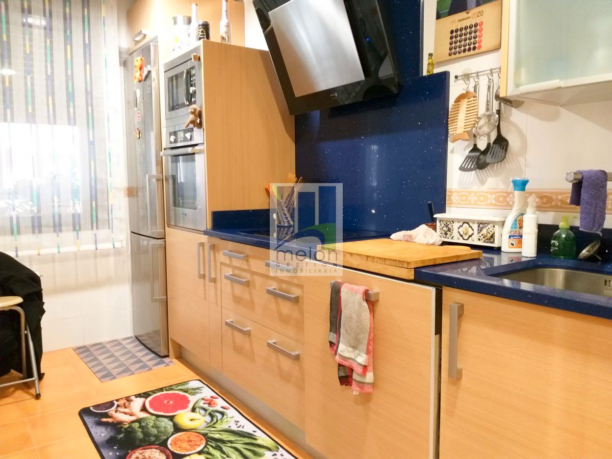 Kitchen of Flat for sale in Burgos Capital  with Storage room