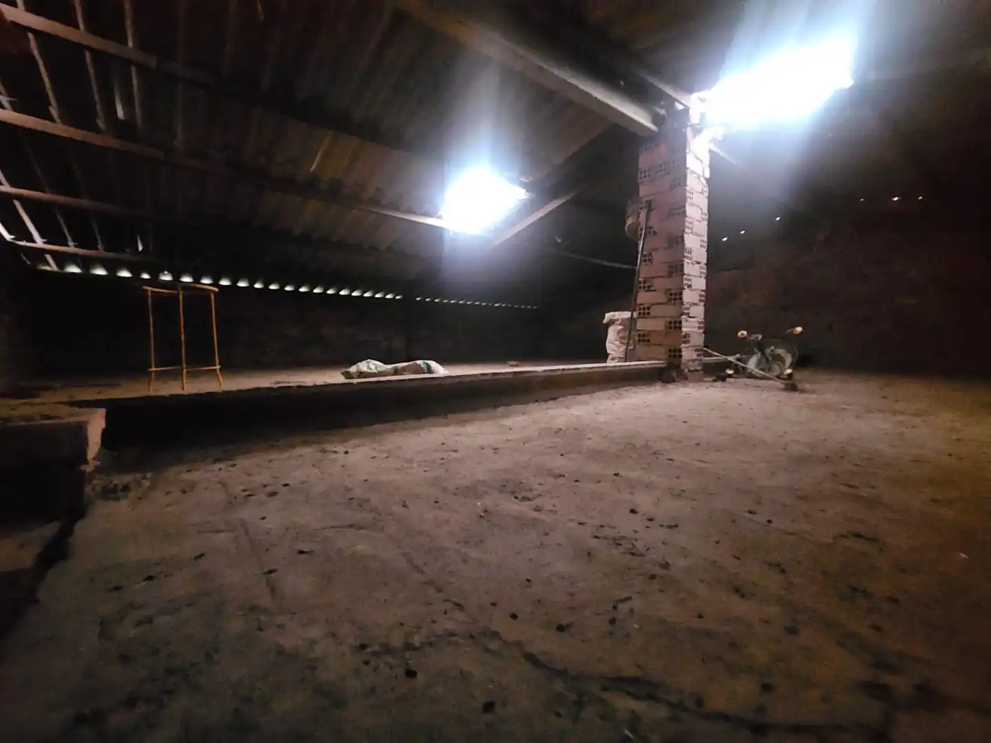 Casa rústica amb terrassa en venda a Alcuéscar, imagen 19