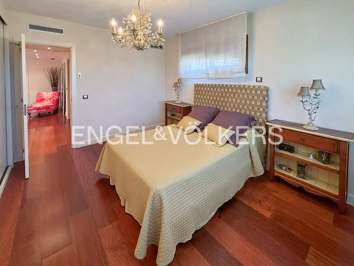 Habitación de Casa adosada en venta en Las Rozas de Madrid con Aire acondicionado, Calefacción y Jardín privado