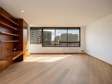 Flat with lift for sale in Eixample