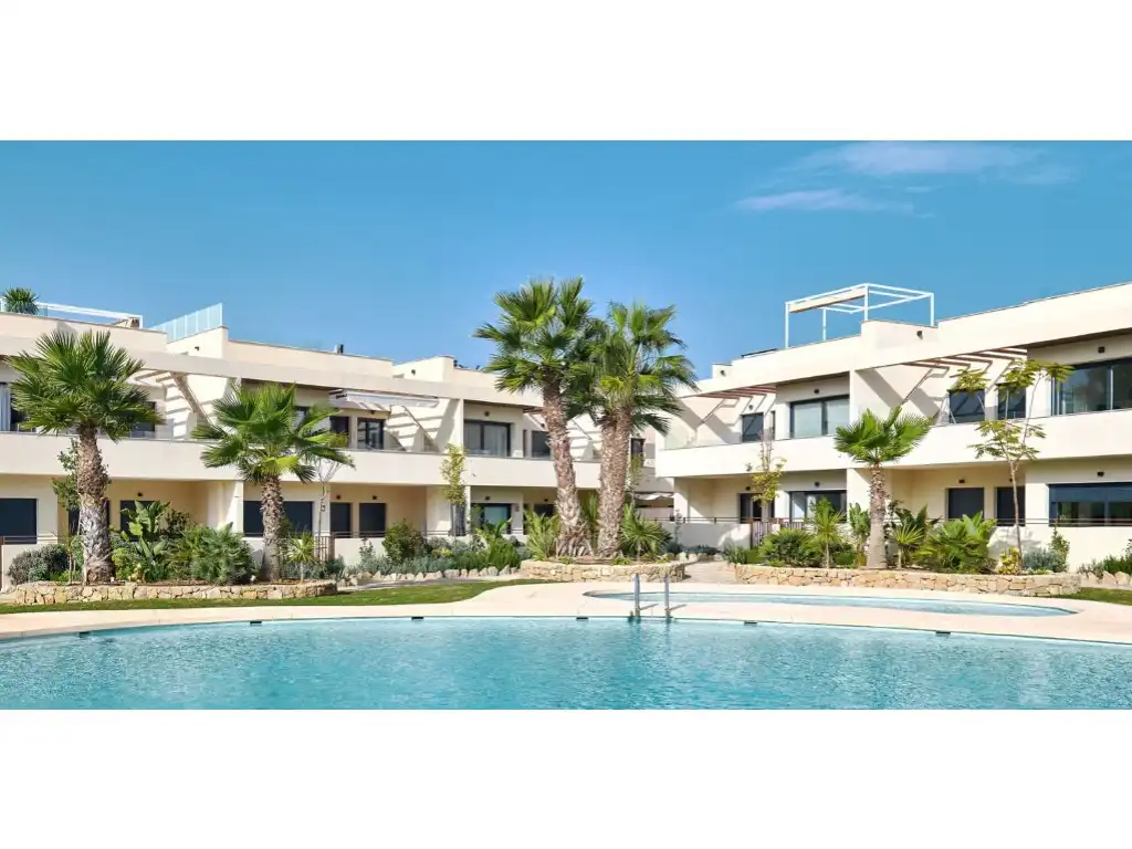 Bungalow con piscina en venta en Calle Nicolas Copernico, imagen 3
