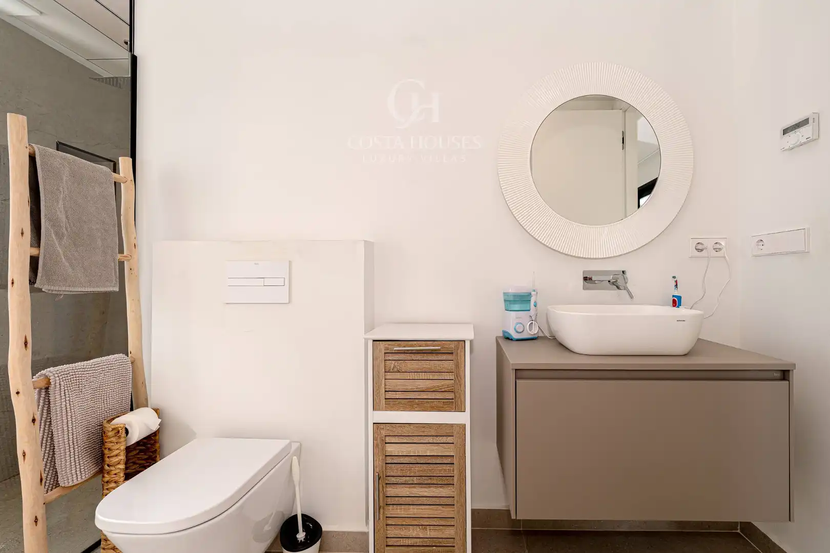 Bathroom of Houses for sale in Dénia  with Air Conditioner, Heating and Private garden