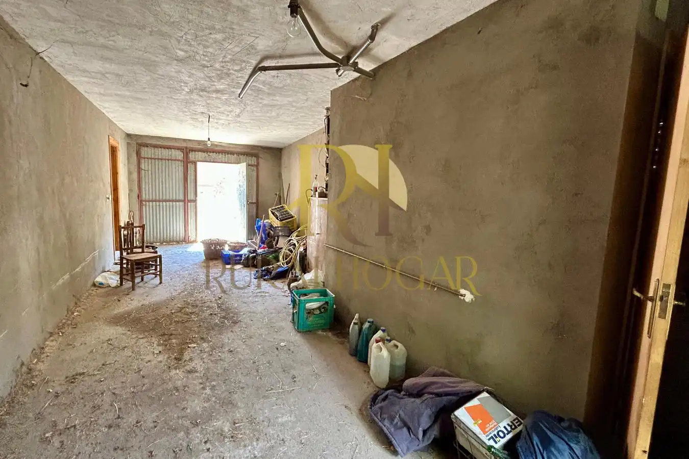 Casa adosada en venda en Los Barrios de Luna  amb Calefacció i Moblat