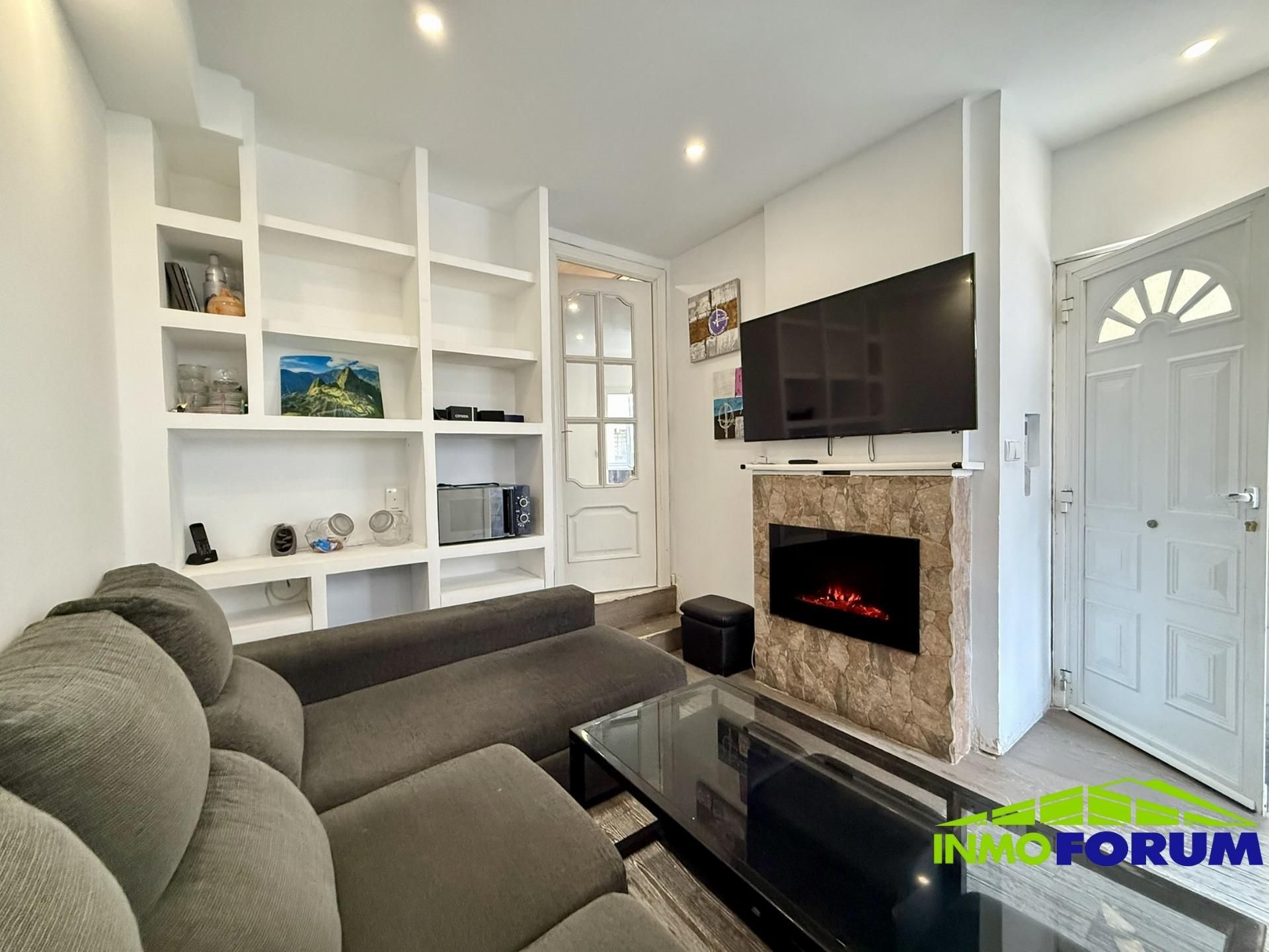 Sala d'estar de Apartament en venda en A Coruña Capital  amb Calefacció