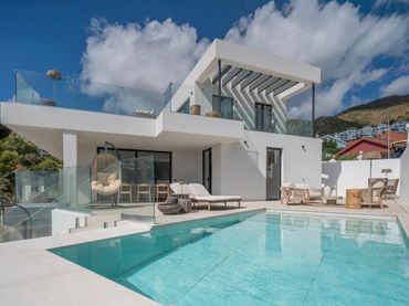 Chalet con piscina en venta en Benalmádena pueblo