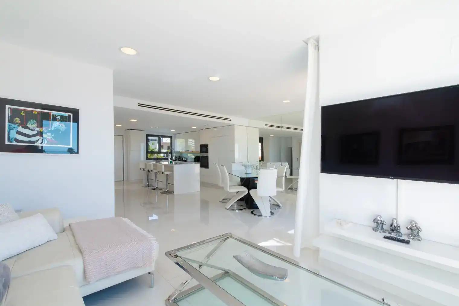 Sala de estar de Casa adosada en venta en Estepona con Aire acondicionado, Calefacción y Terraza