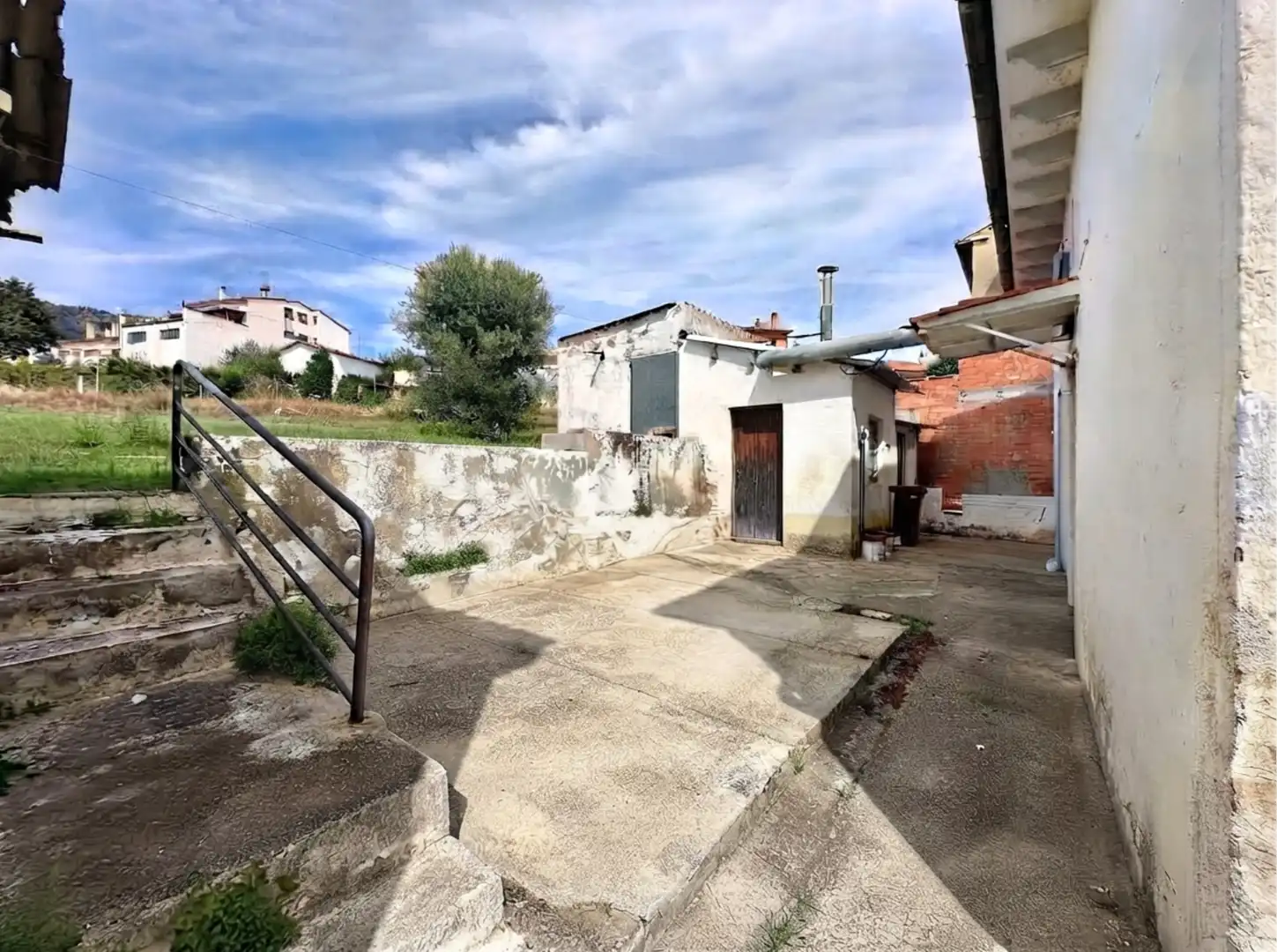 Exterior view of Houses for sale in Sant Pere de Torelló  with Heating, Private garden and Oven