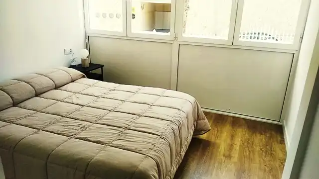 Habitación de Apartamento de alquiler en El Campello con Aire acondicionado, Terraza y Amueblado