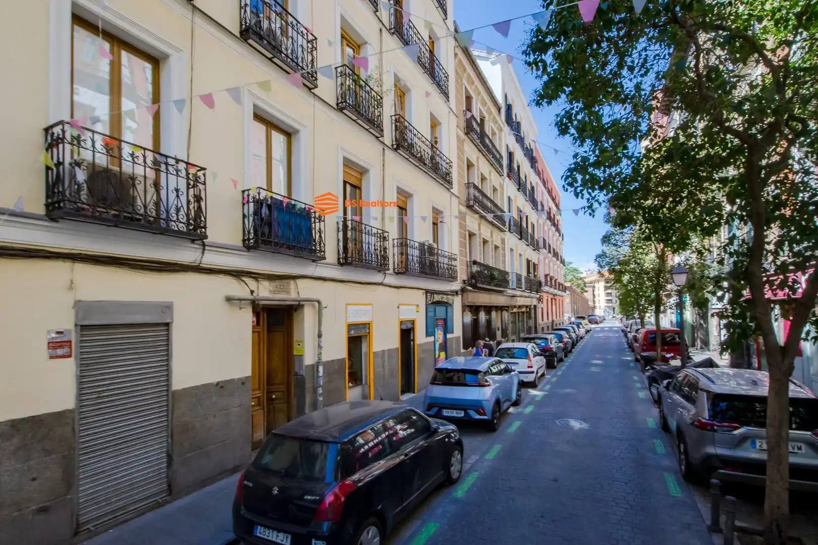 Exterior view of Flat for sale in Madrid  with Heating and Furnished