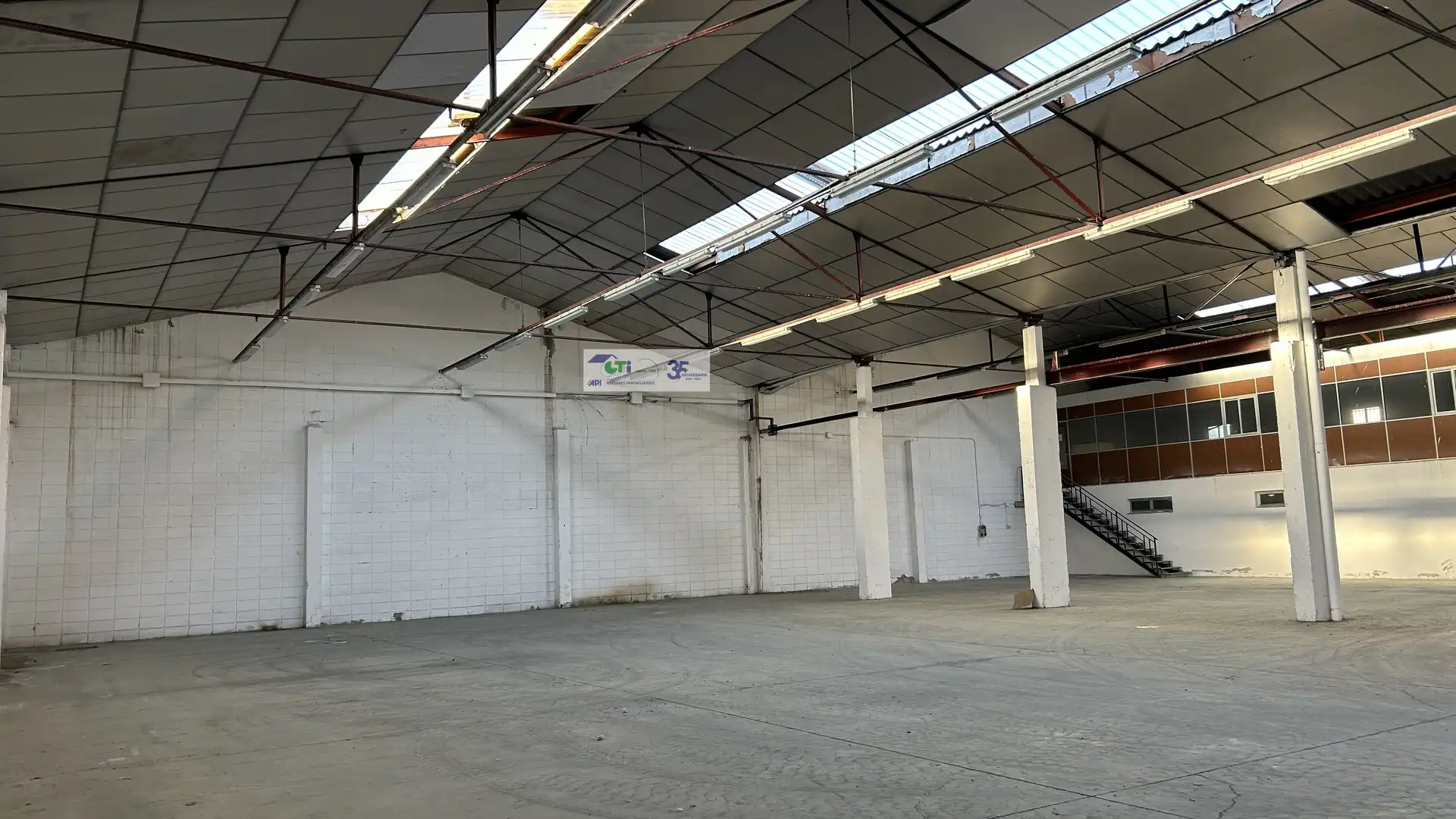 Fabrikhallen zum Verkauf in Utebo