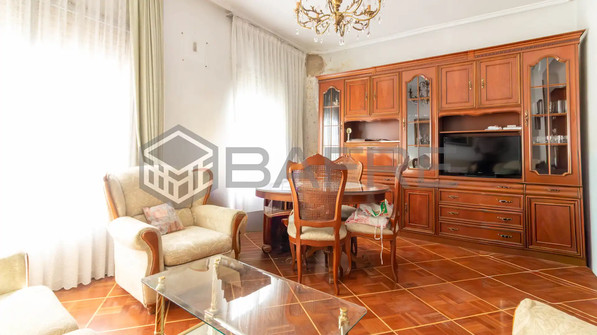 Living room of Flat for sale in  Madrid Capital  with Heating and Balcony
