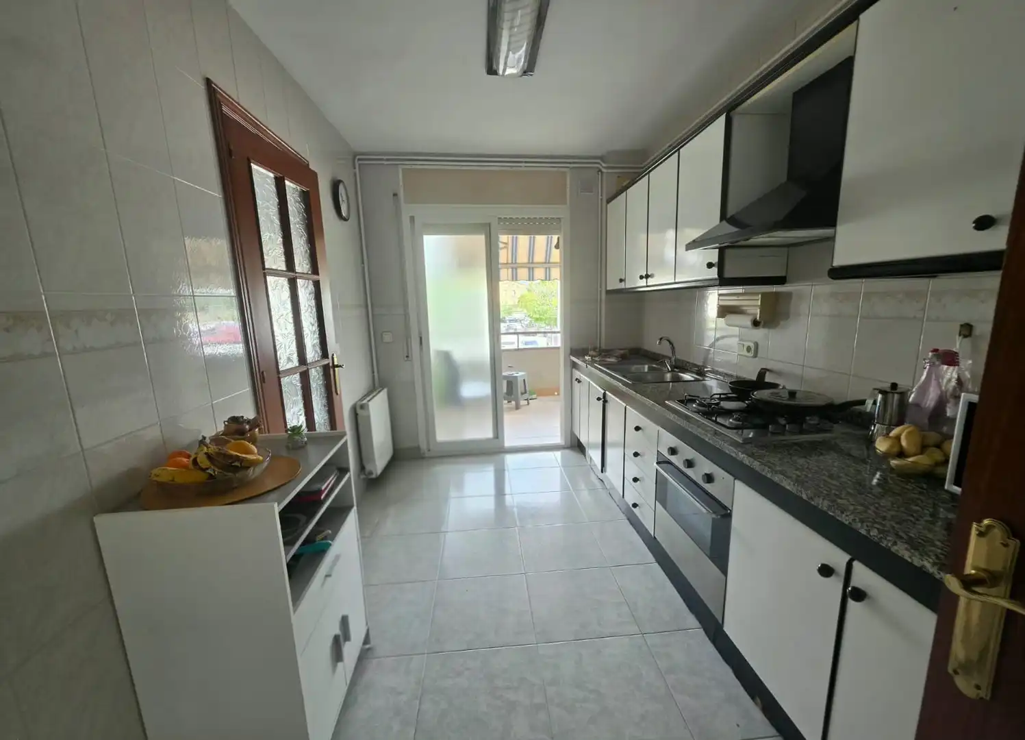 Küche von Wohnung zum Verkauf in Vilanova i la Geltrú mit Heizung, Terrasse und Ofen