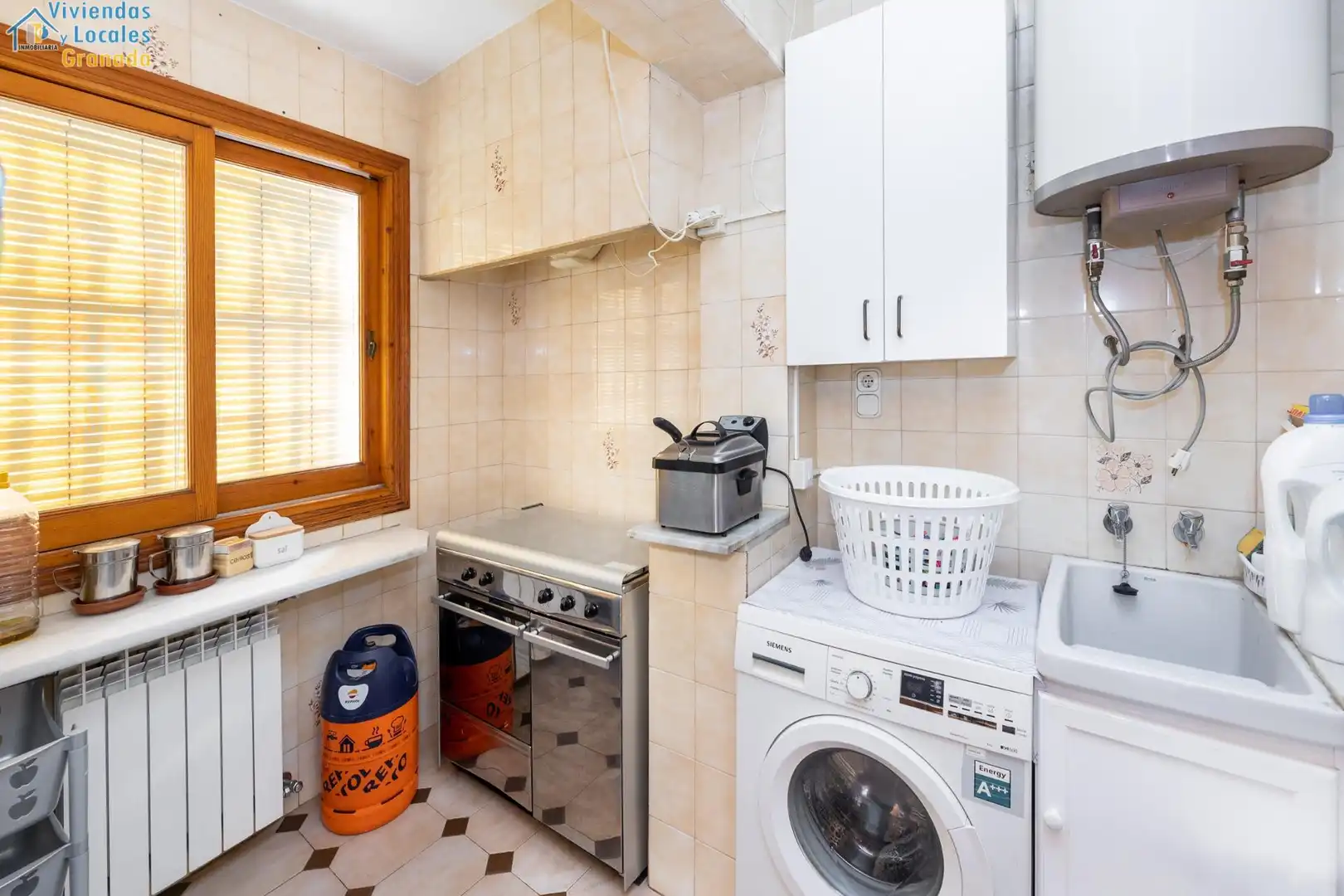 Cocina de Casa o chalet en venta en Granada con Aire acondicionado, Jardín privado y Trastero