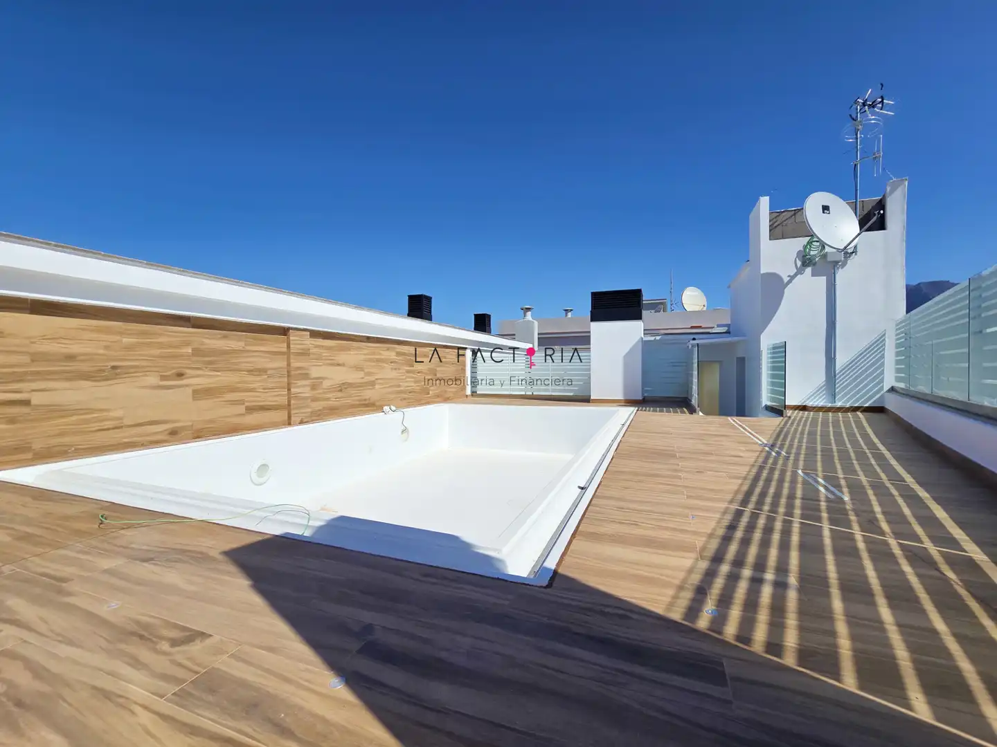 Piscina de Dúplex en venta en Santiago del Teide con Aire acondicionado, Terraza y Trastero