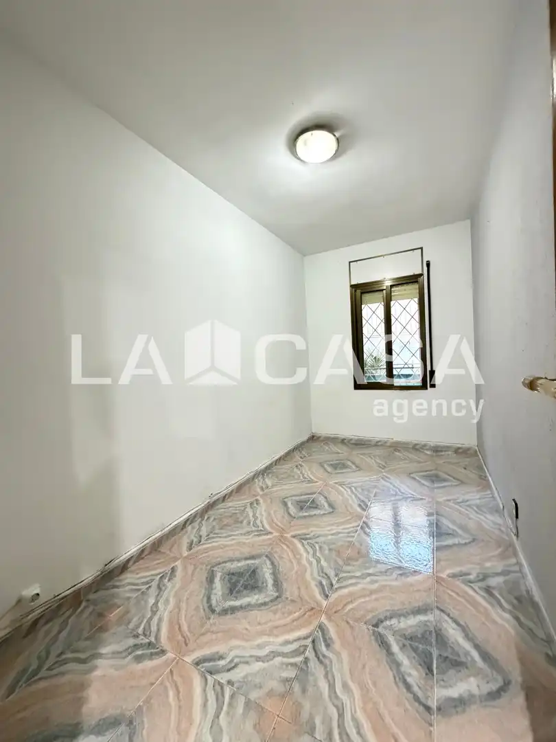 Flat for sale in Santa Coloma de Gramenet  with Balcony