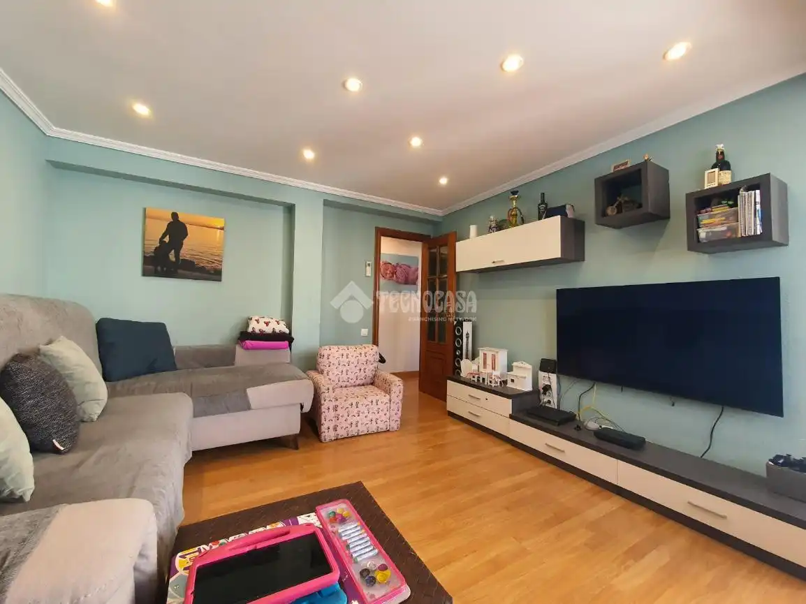 Living room of Flat for sale in Valencia  with Air Conditioner, Parquet flooring and Balcony