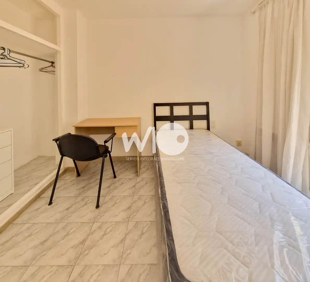 Habitación de Casa o chalet de alquiler en Girona con Aire acondicionado, Calefacción y Terraza