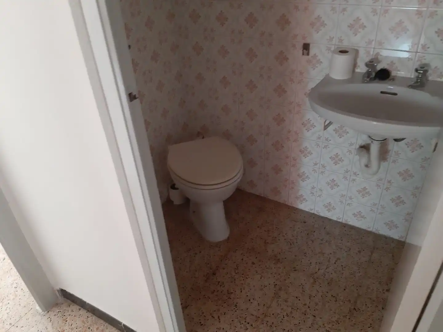 Baño de Piso de alquiler en Lleida con Calefacción, Terraza y Amueblado