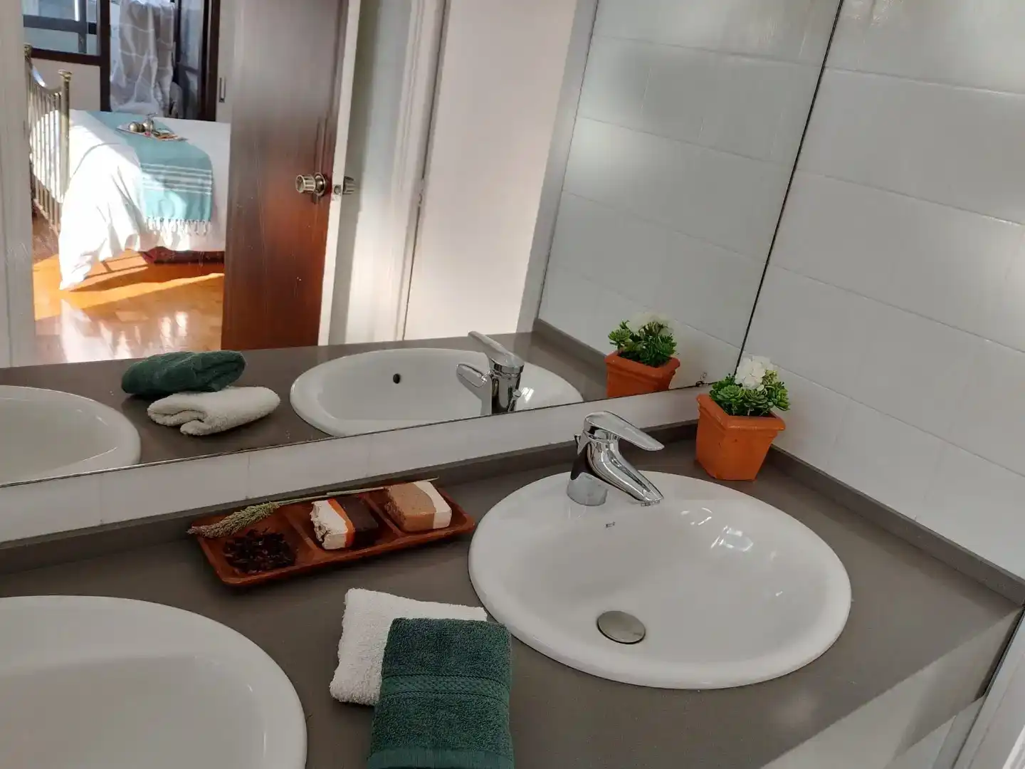 Bany de Pis en venda en Vigo  amb Balcó