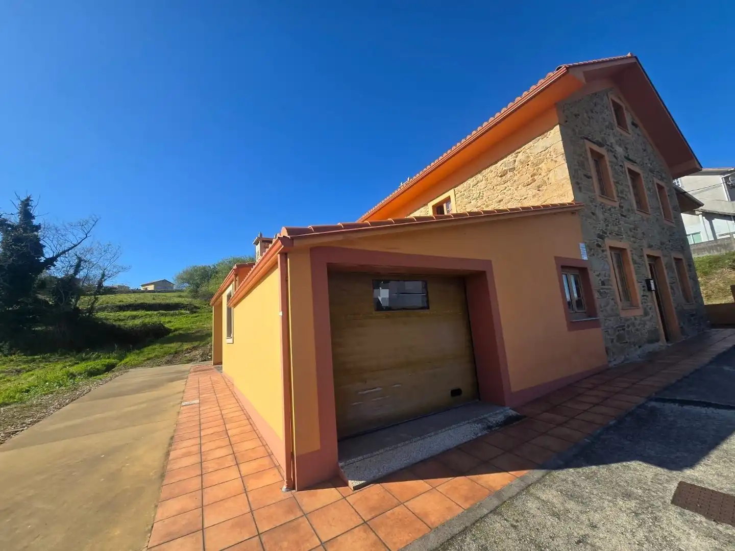 Casa con jardín en venta en Valdoviño, imagen 2