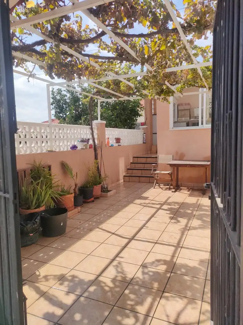 Bungalow amb jardí en venda a Avenida de las alondras