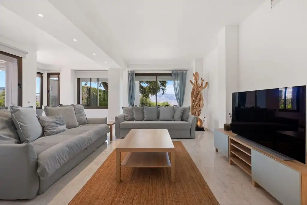 Sala de estar de Planta baja en venta en Ojén con Aire acondicionado, Jardín privado y Terraza