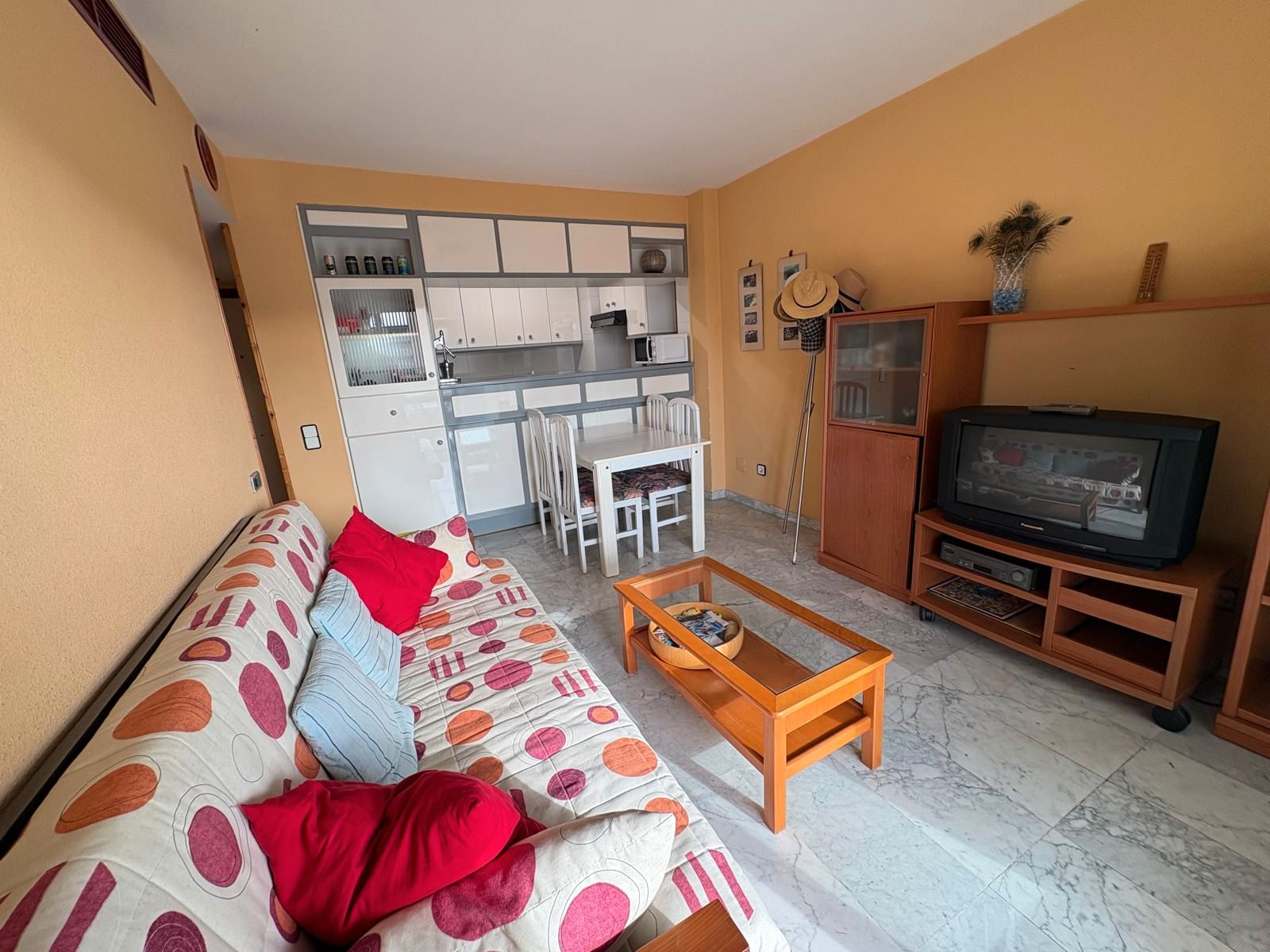 Living room of Flat for sale in Salou  with Air Conditioner, Heating and Furnished