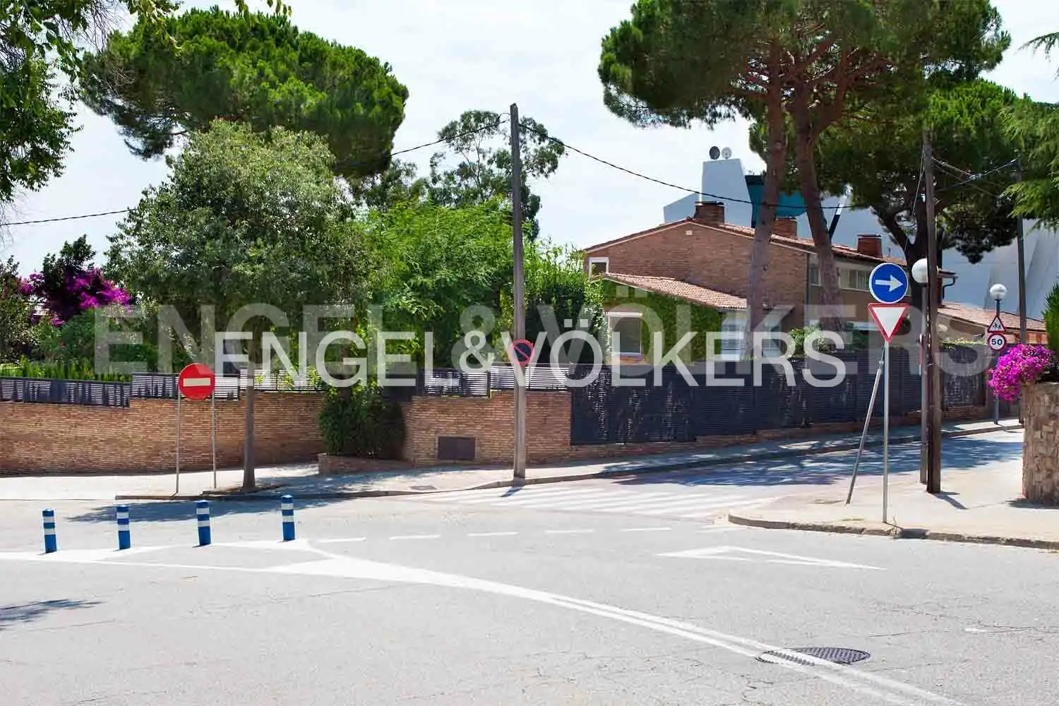 Vista exterior de Casa o xalet de lloguer en Barcelona amb Aire condicionat, Calefacció i Jardí privat