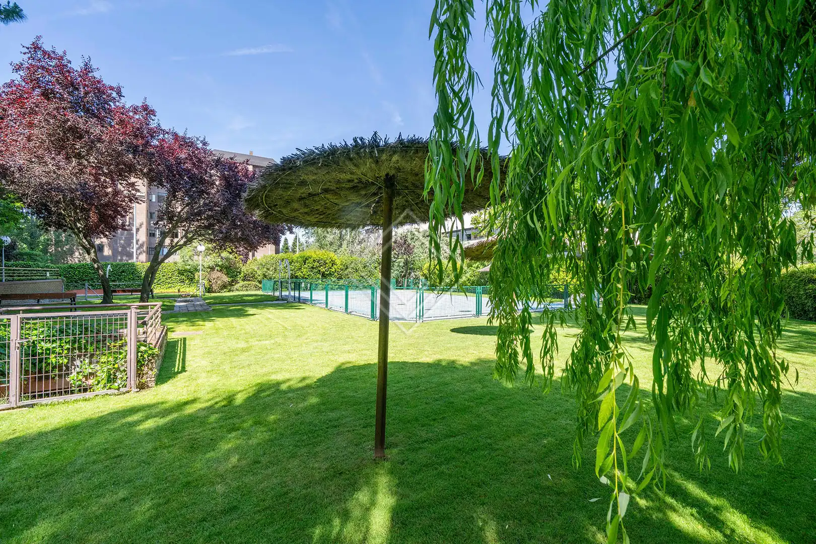 Jardín de Piso en venta en Madrid con Jardín privado, Terraza y Piscina comunitaria